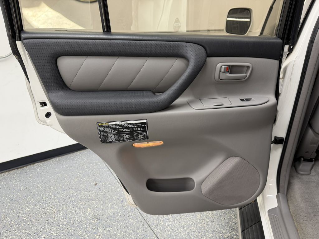 2003 Toyota Land Cruiser Image 27