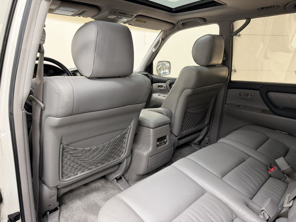 2003 Toyota Land Cruiser Image 28