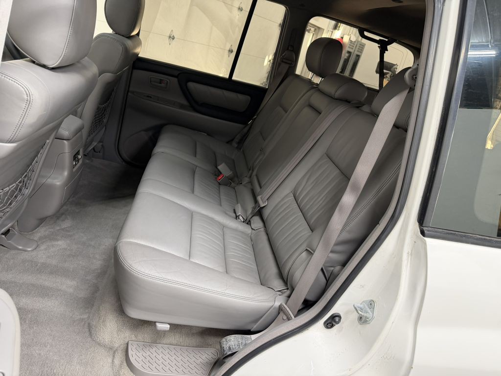 2003 Toyota Land Cruiser Image 29