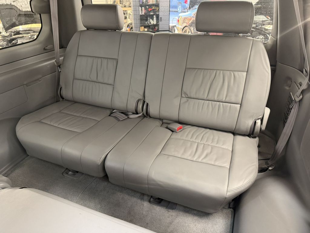 2003 Toyota Land Cruiser Image 32