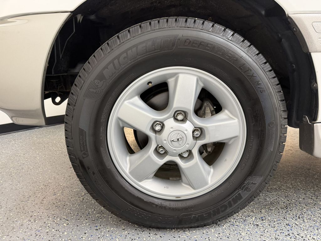2003 Toyota Land Cruiser Image 33