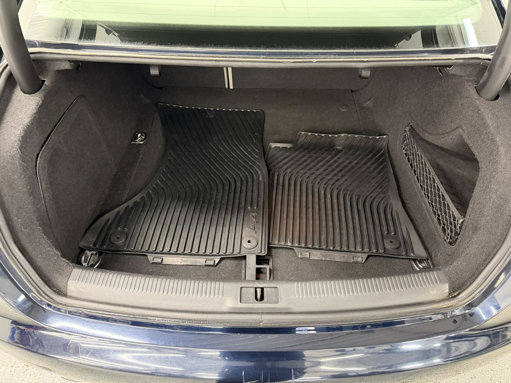 2011 Audi A4 Image 32