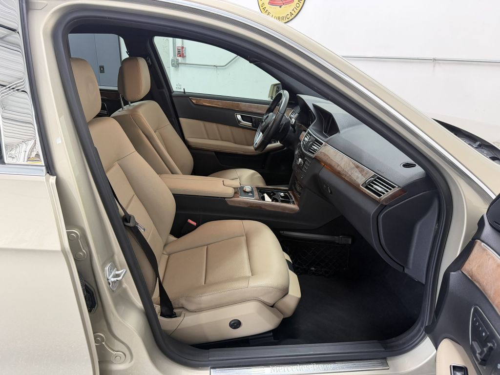 2012 Mercedes-Benz E-Class Image 12