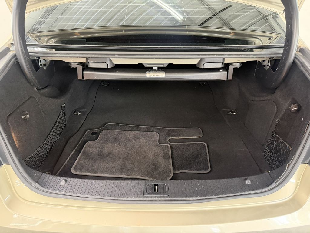 2012 Mercedes-Benz E-Class Image 31