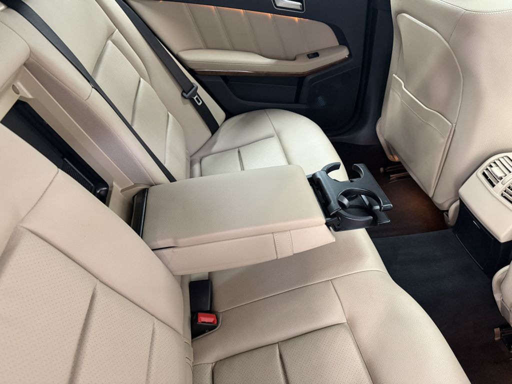 2012 Mercedes-Benz E-Class Image 35