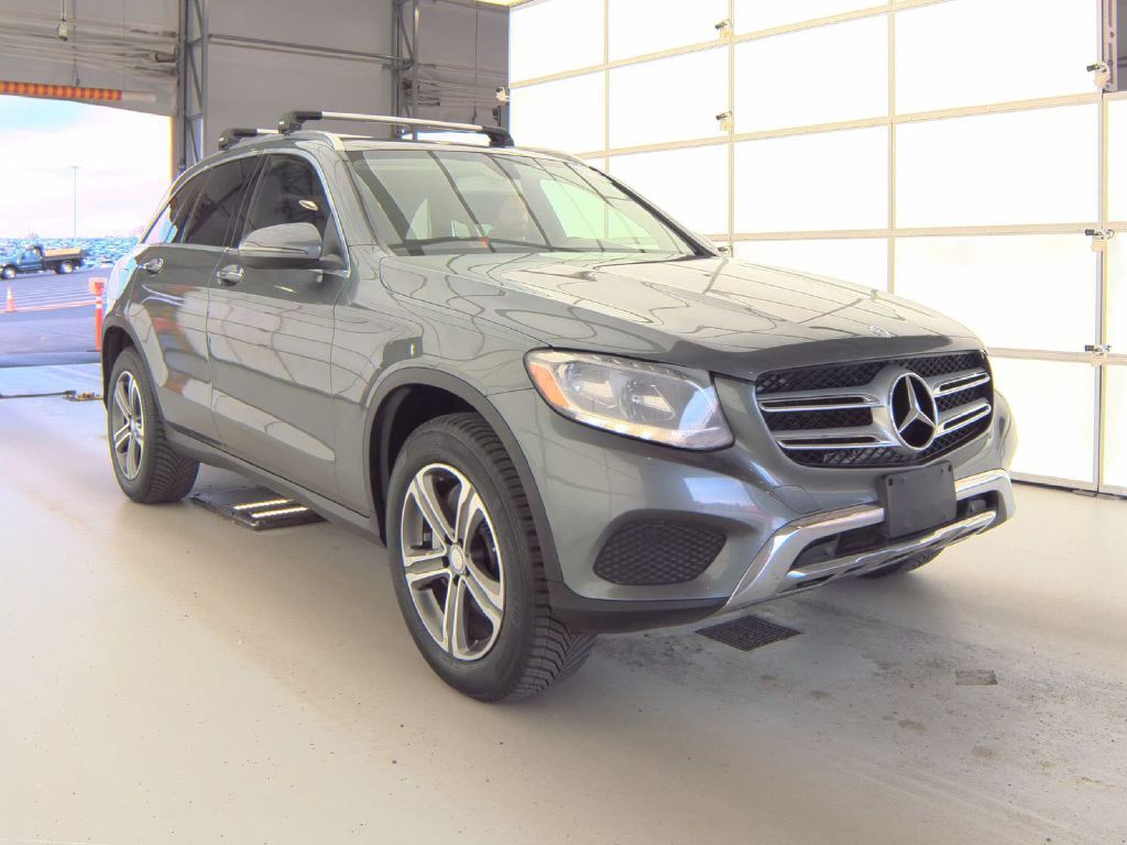2016 Mercedes-Benz GLC-Class Image 2