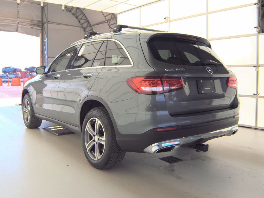 2016 Mercedes-Benz GLC-Class Image 4