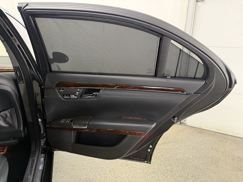 2007 Mercedes-Benz S-Class Image 35
