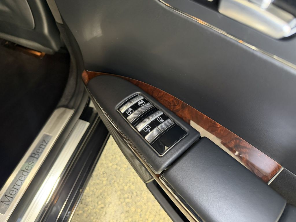 2007 Mercedes-Benz S-Class Image 37