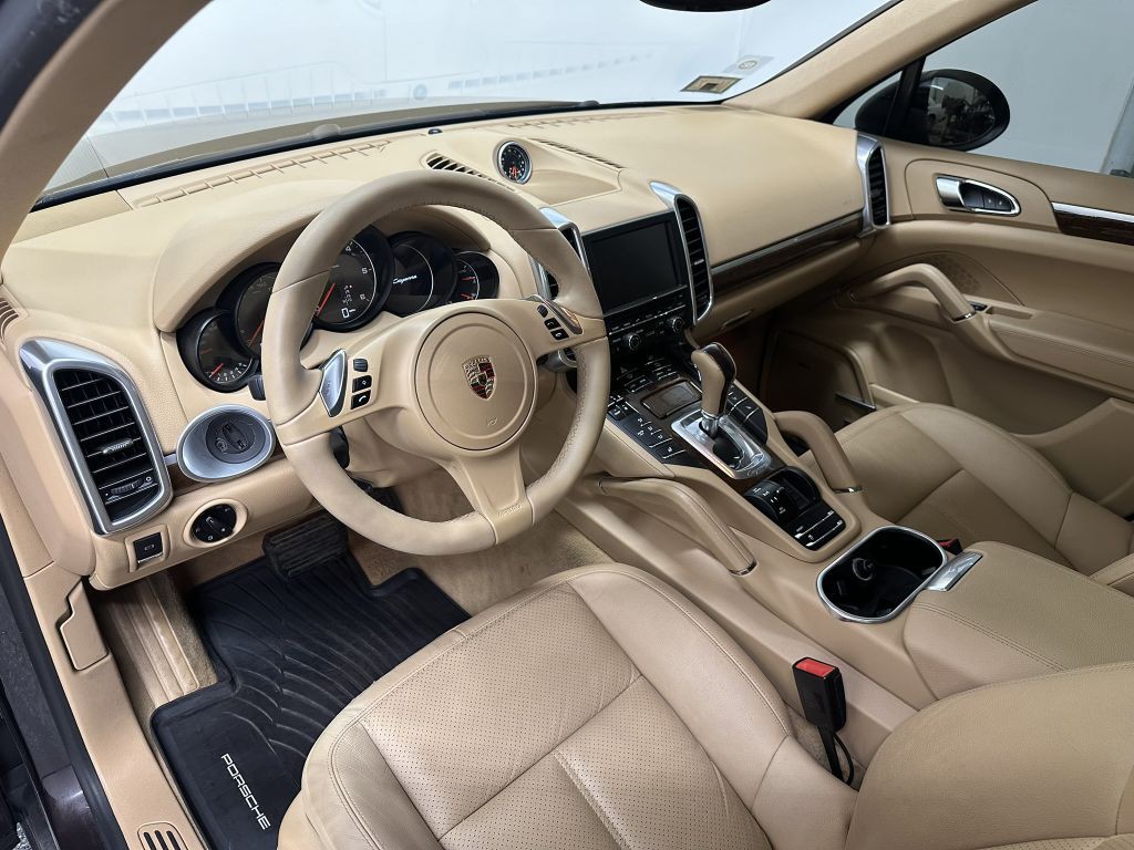 2014 Porsche Cayenne Image 9