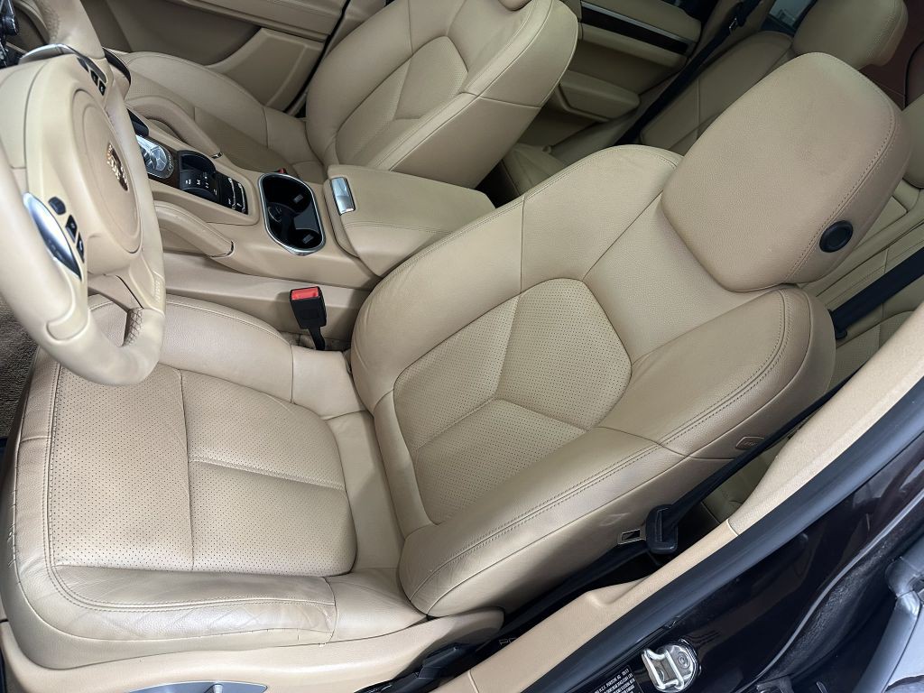 2014 Porsche Cayenne Image 10