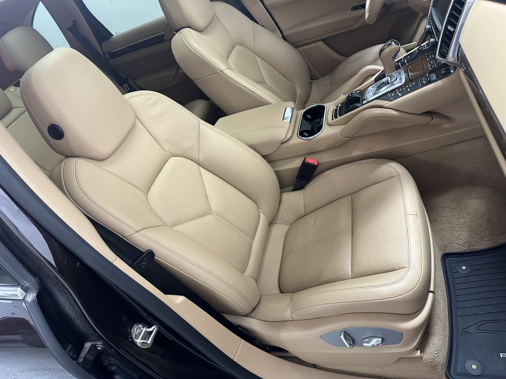 2014 Porsche Cayenne Image 13