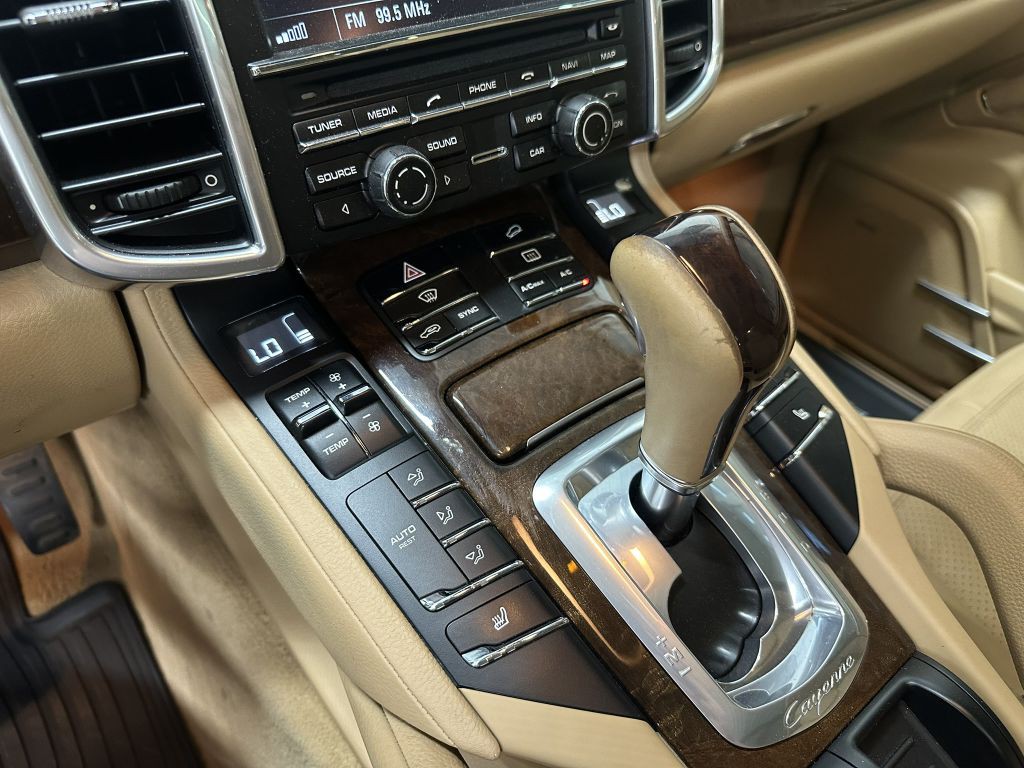 2014 Porsche Cayenne Image 19