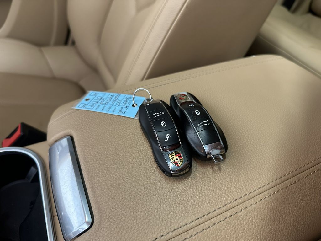 2014 Porsche Cayenne Image 26