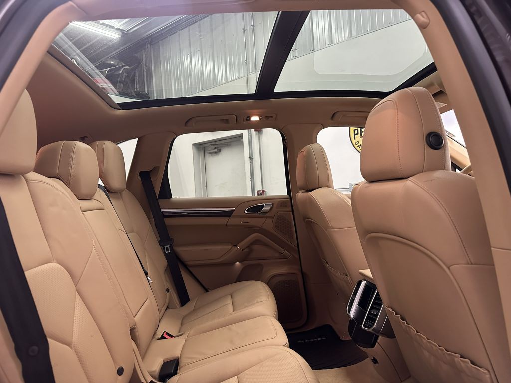 2014 Porsche Cayenne Image 30