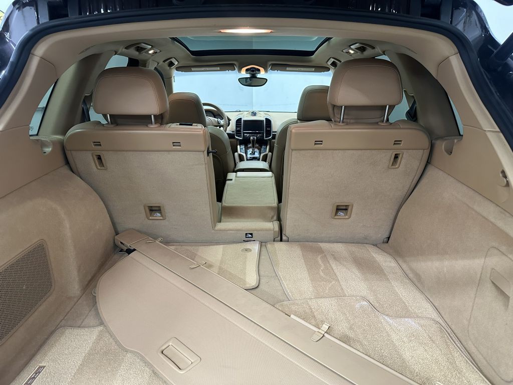 2014 Porsche Cayenne Image 38