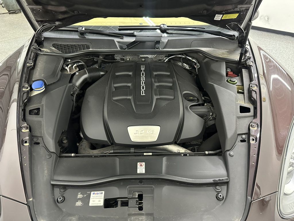 2014 Porsche Cayenne Image 47