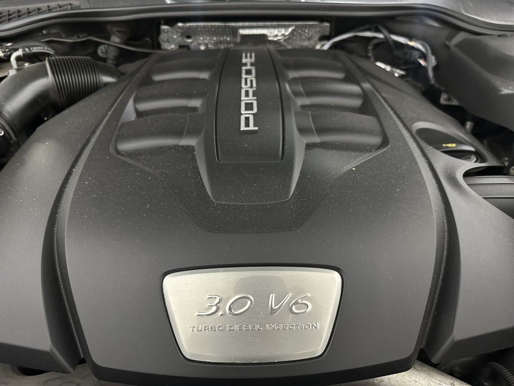 2014 Porsche Cayenne Image 48