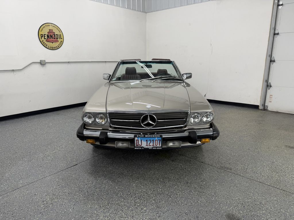 1988 Mercedes-Benz 560-Class Image 2