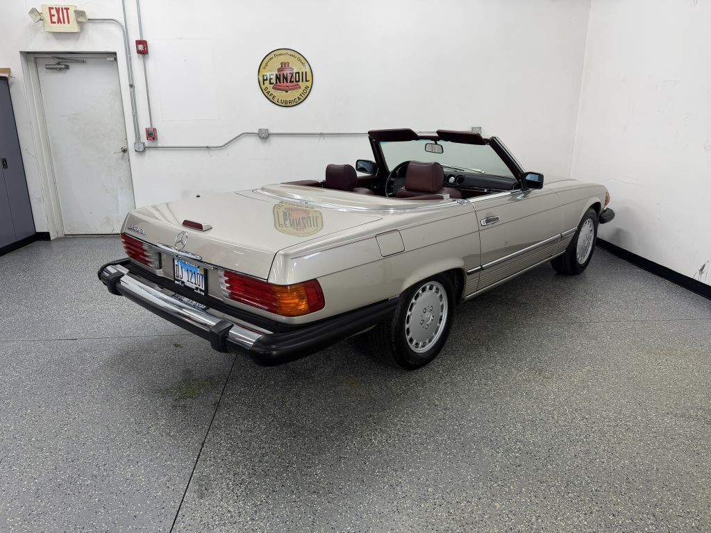 1988 Mercedes-Benz 560-Class Image 7
