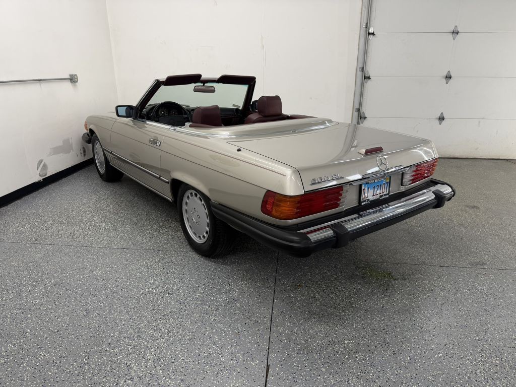 1988 Mercedes-Benz 560-Class Image 9