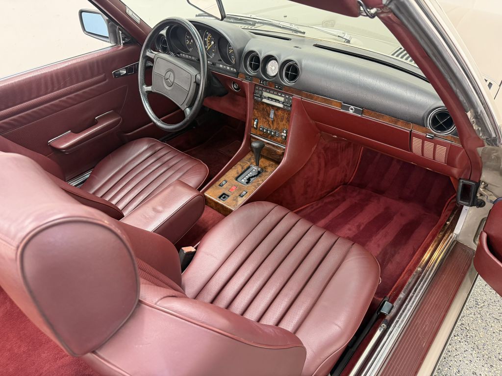 1988 Mercedes-Benz 560-Class Image 20