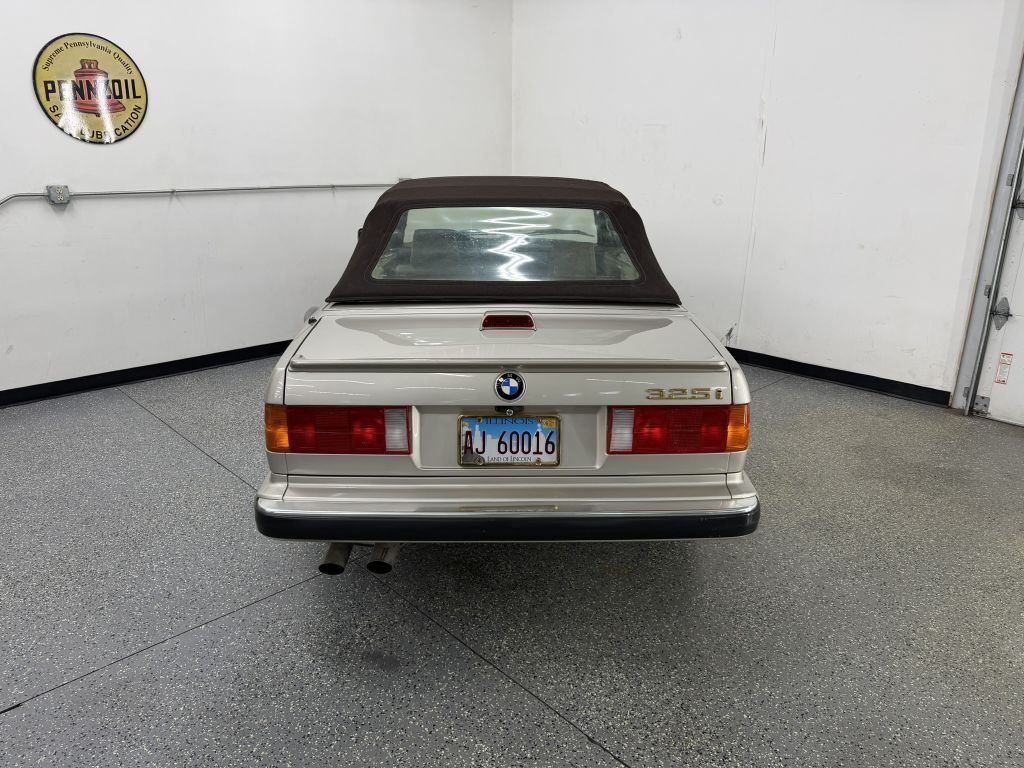 1988 BMW 3 Series Image 8