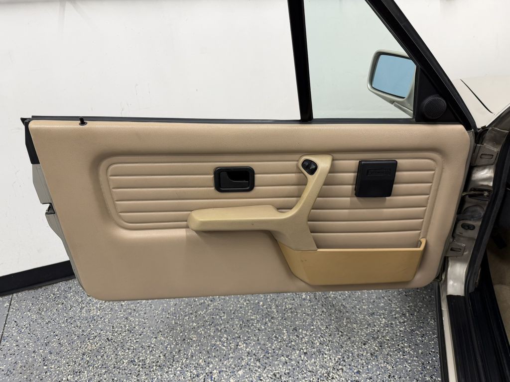 1988 BMW 3 Series Image 10