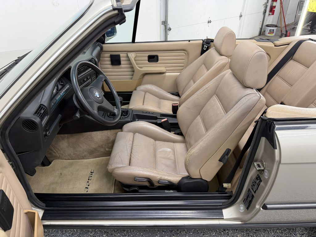 1988 BMW 3 Series Image 11