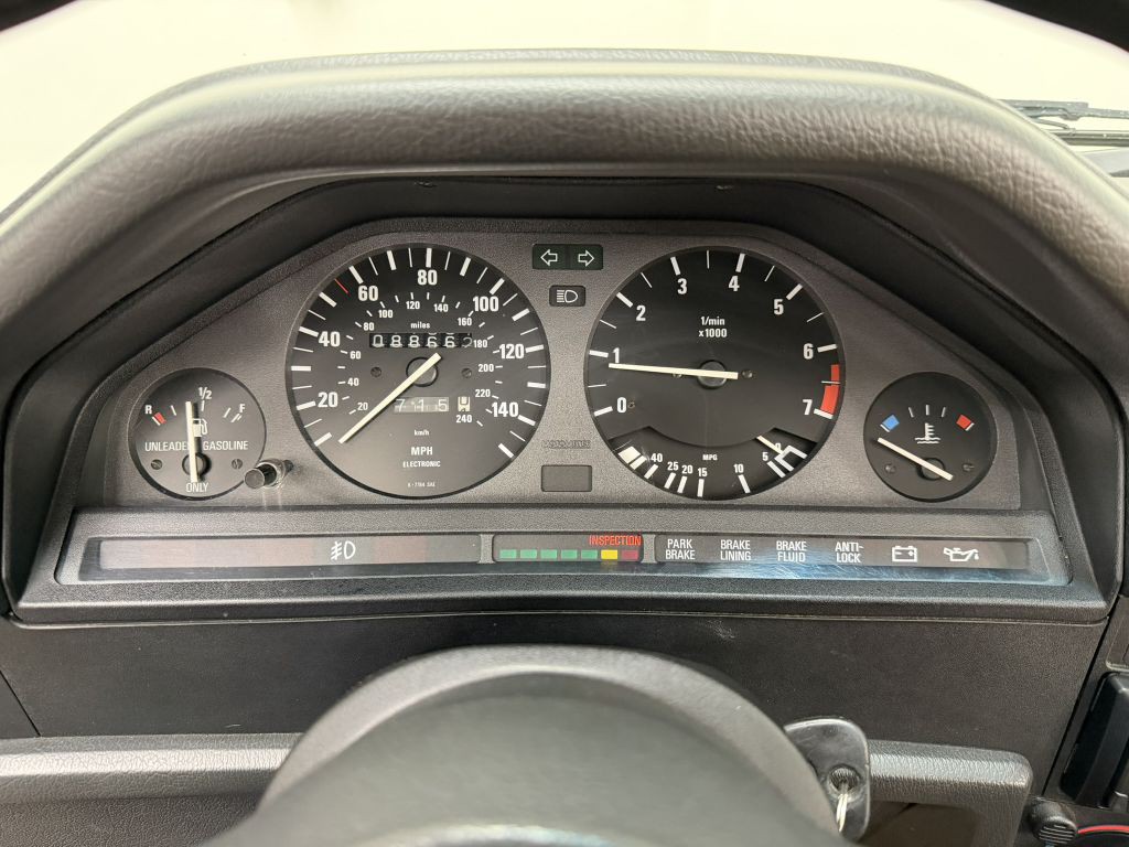 1988 BMW 3 Series Image 14