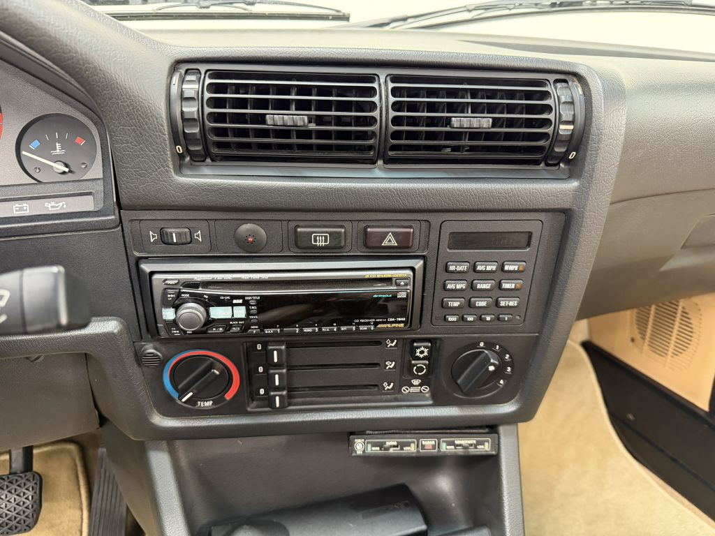 1988 BMW 3 Series Image 15