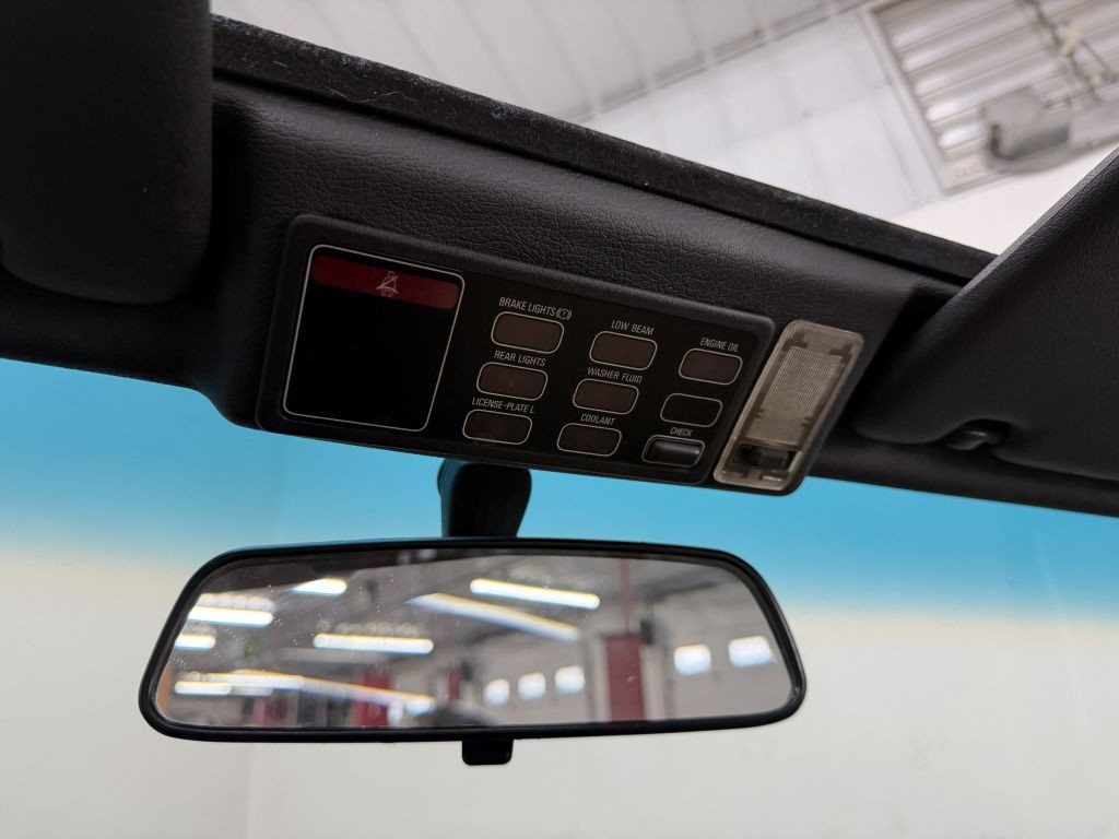 1988 BMW 3 Series Image 19
