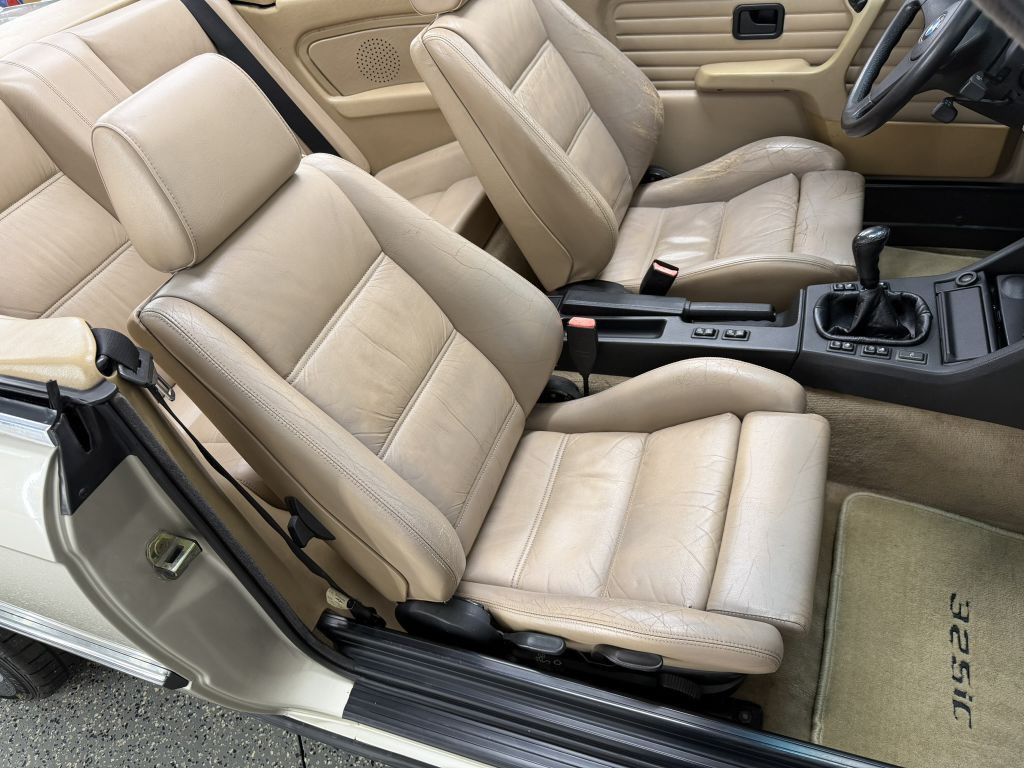 1988 BMW 3 Series Image 21