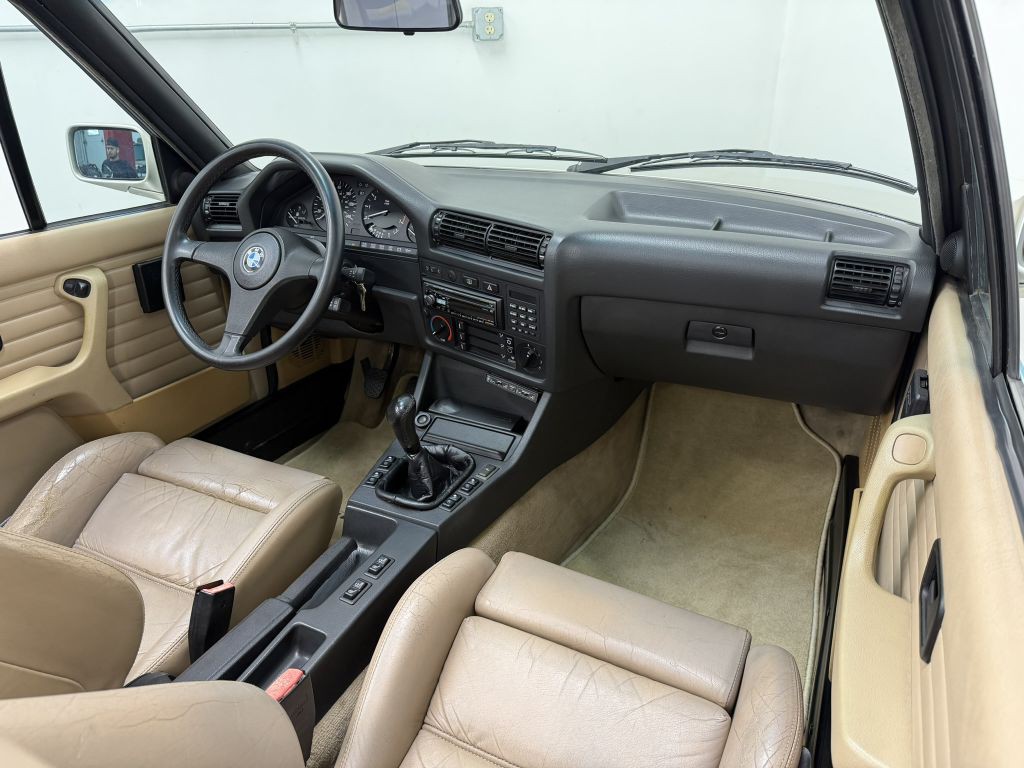 1988 BMW 3 Series Image 22