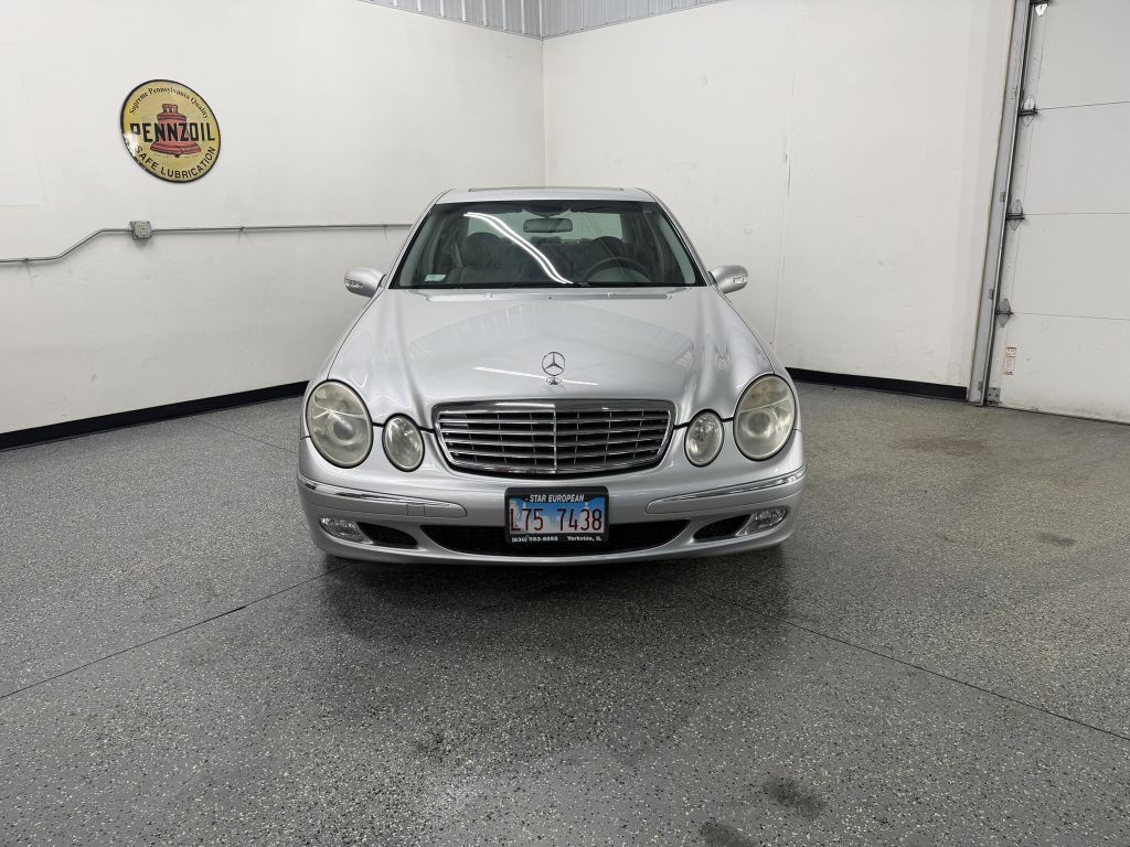 2005 Mercedes-Benz E-Class Image 2