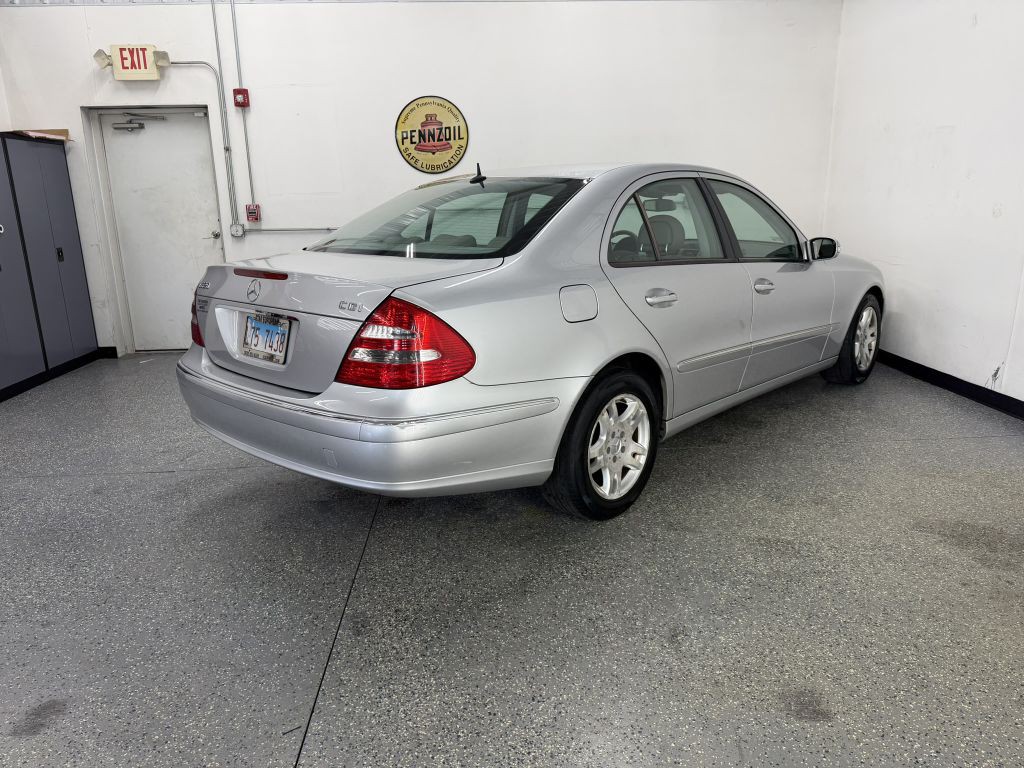 2005 Mercedes-Benz E-Class Image 4