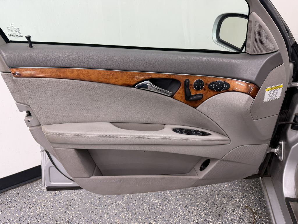 2005 Mercedes-Benz E-Class Image 7