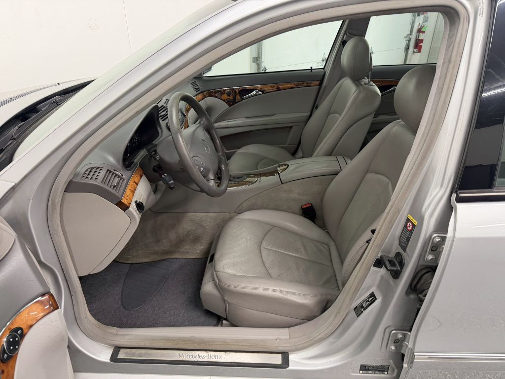 2005 Mercedes-Benz E-Class Image 8