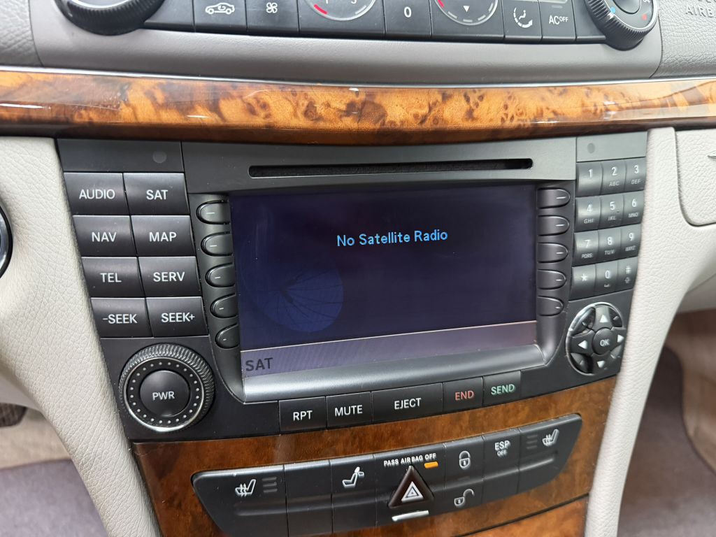 2005 Mercedes-Benz E-Class Image 15