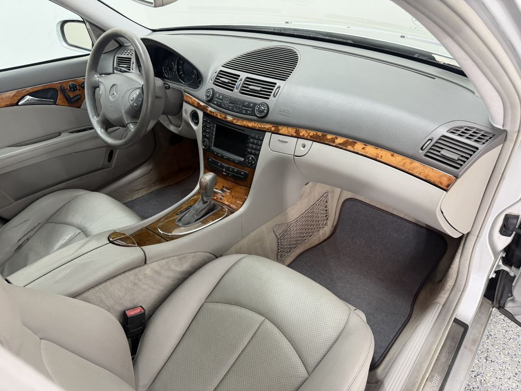 2005 Mercedes-Benz E-Class Image 18