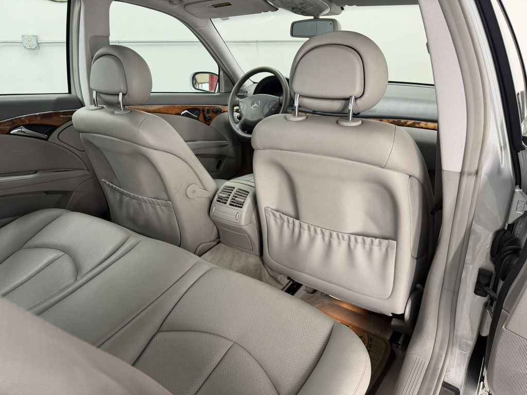 2005 Mercedes-Benz E-Class Image 21
