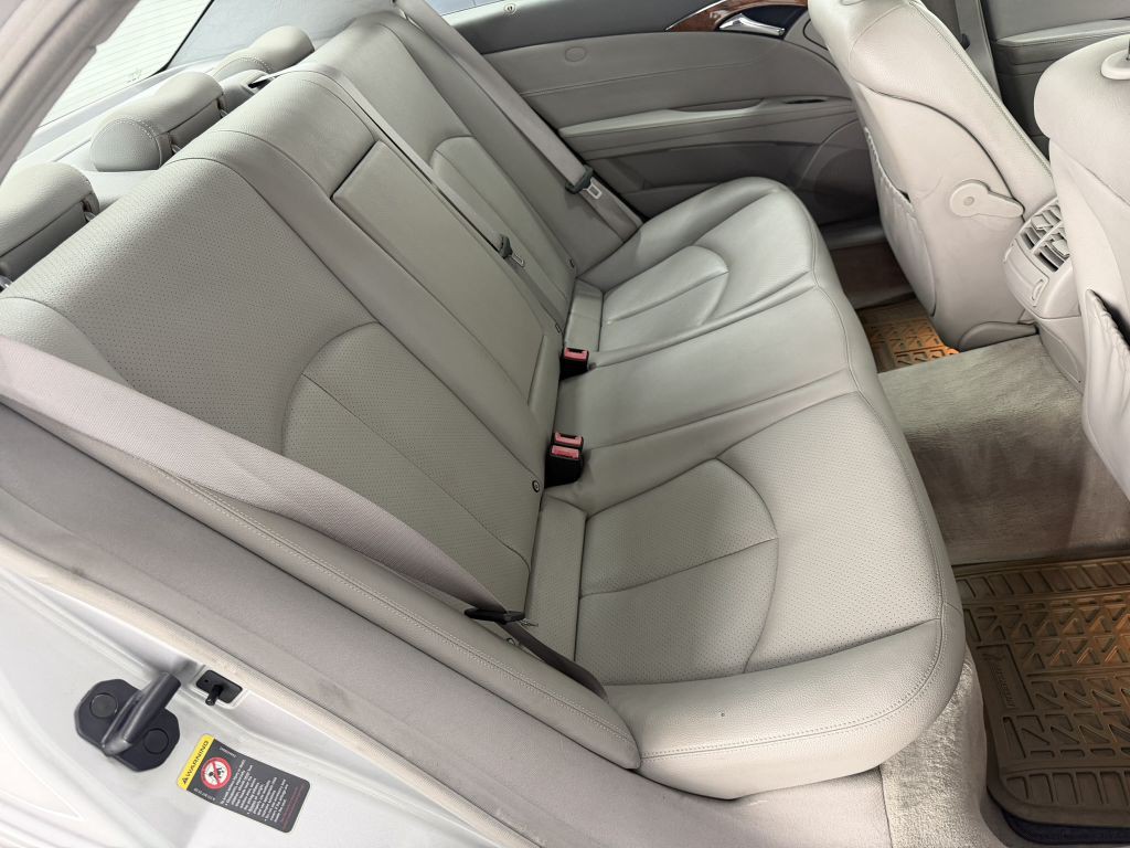 2005 Mercedes-Benz E-Class Image 22