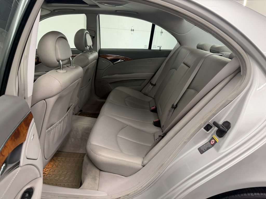 2005 Mercedes-Benz E-Class Image 24