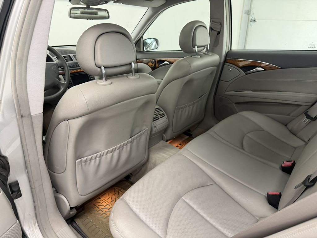 2005 Mercedes-Benz E-Class Image 25