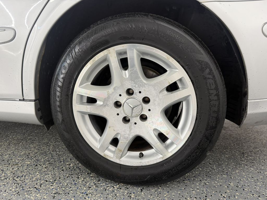2005 Mercedes-Benz E-Class Image 31