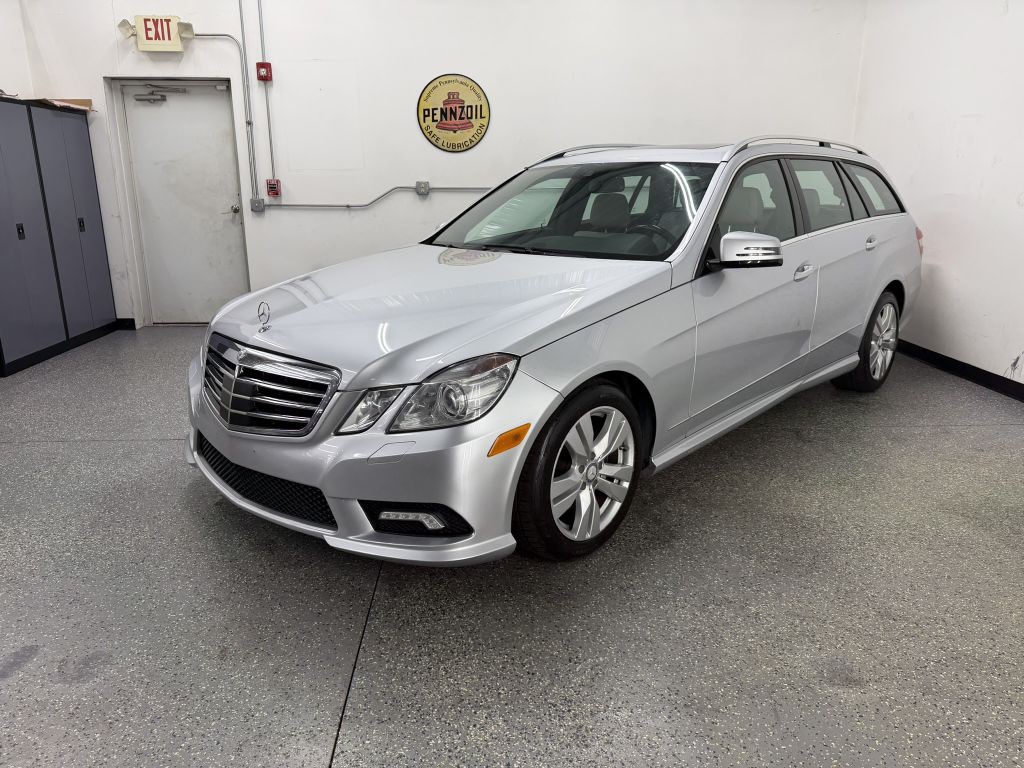 2011 Mercedes-Benz E-Class Image 1