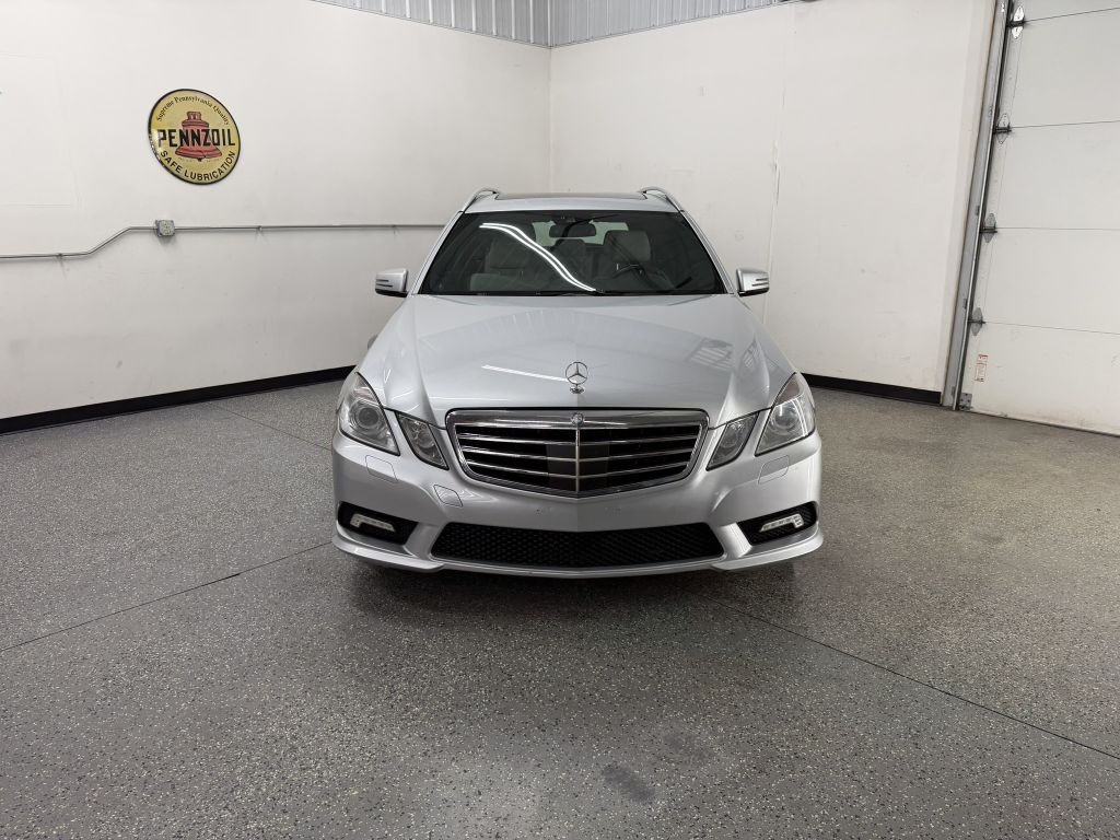 2011 Mercedes-Benz E-Class Image 2