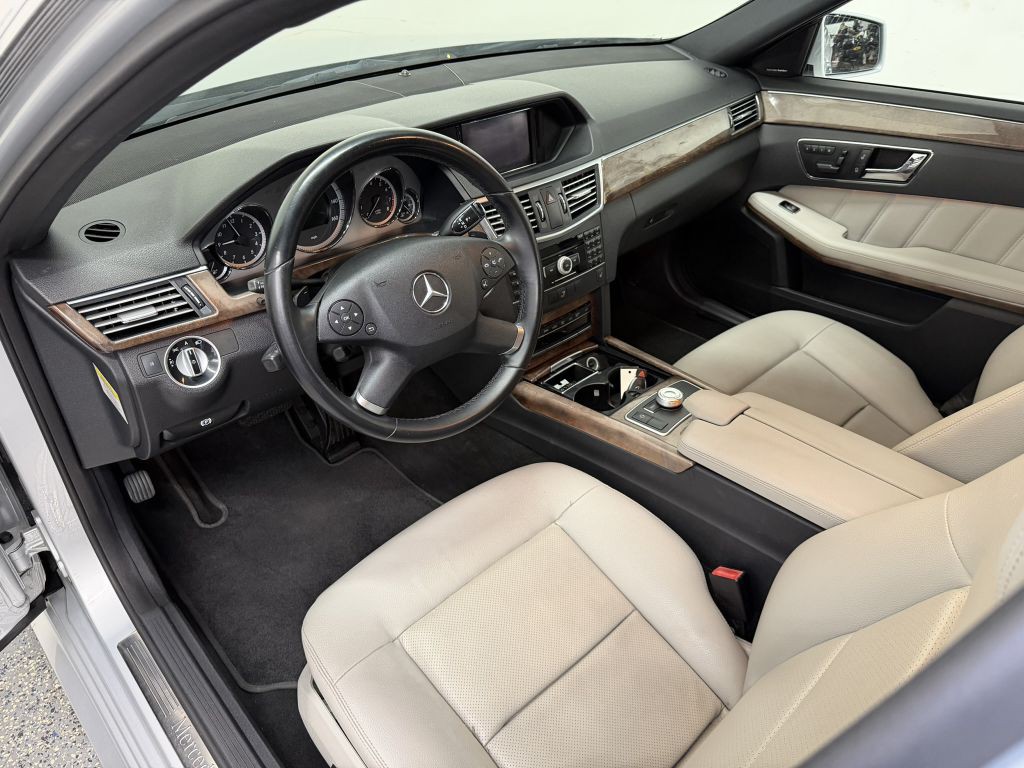 2011 Mercedes-Benz E-Class Image 9
