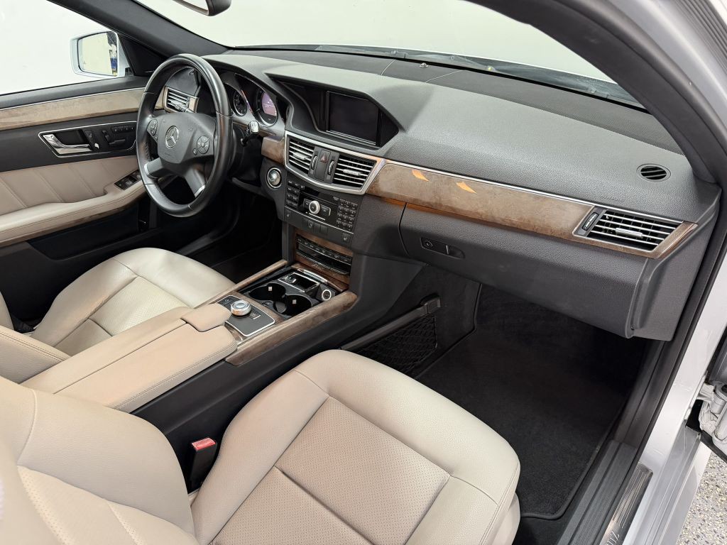2011 Mercedes-Benz E-Class Image 26
