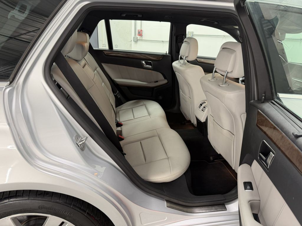 2011 Mercedes-Benz E-Class Image 28